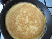 Omlet smażymy z obydwóch stron. Odstawiamy do...