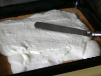 Krem budyniowy po ugotowaniu odstawiamy na parę...
