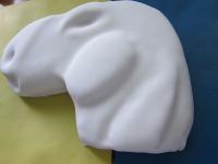Pod głowę konika wsuwamy cienkie plastikowe...