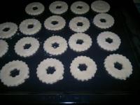 Ciastka pieczemy w temperaturze 180°C około 7...