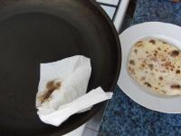 Po każdym placku - lokszy patelnię wycieramy od...
