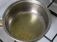 Podgrzewamy masło (ghee) ......