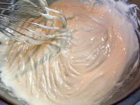 Do masy dodajemy mascarpone i wszystko razem...