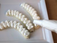 ... i rozprowadzamy na bananach....
