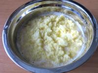 Trzemy na drobne puree. Dodajemy obrany i...