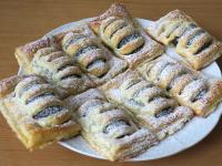 Ostudzone ciasteczka oddzielamy (według potrzeby...