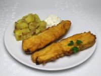 Podajemy z ziemniakami i tatarskim sosem....
