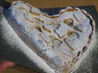 Upieczone ciasto zostawiamy by dobrze ostygło....