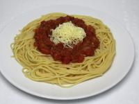 Spaghetti, albo inny makaron gotujemy w wodzie,...