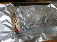 Roladę zawiniętą w folię aluminiową...