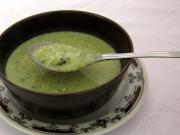 Zupa brokułowa z lanymi kluskami
