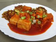 Ser tofu w pomidorowym sosie