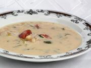 Fasolowa zupa z pomidorami i mięsem