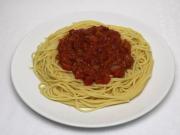 Spaghetti z pomidorowo-cebulowym sosem